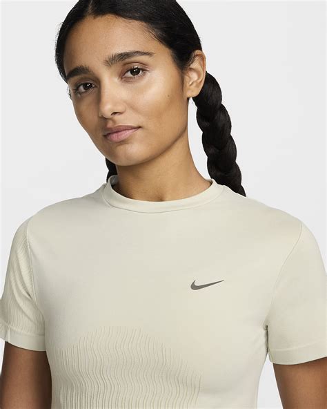 damen-laufoberteil nike essential|Damen Running Oberteile .